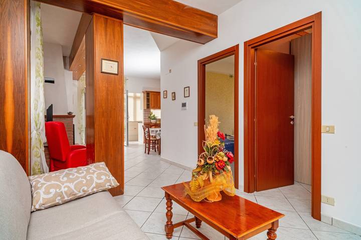 Entire apartment, Apartment 'La Casa Vacanza Di Jano' with Mountain View and Balcony in Francavilla di Sicilia, Messina Province