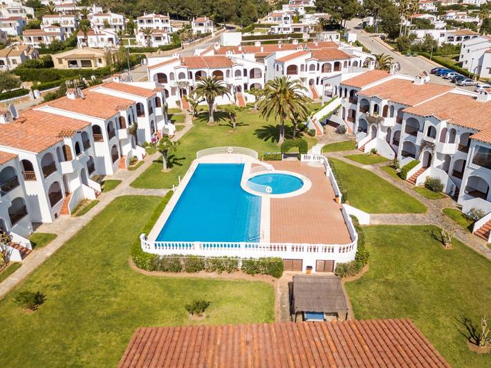 Apartahotel para 4 personas, con Balcón además de Jardín y Piscina para niños en 