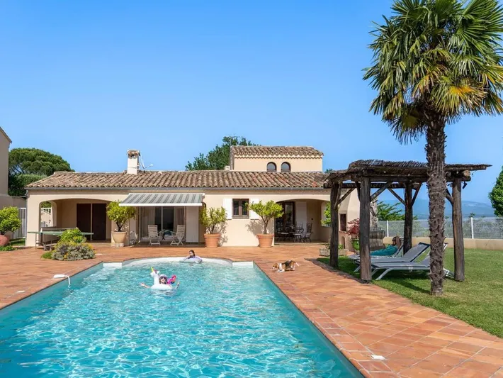 Chalet para 7 personas, con piscina además de jardín y vistas, Se admiten mascotas - 1
