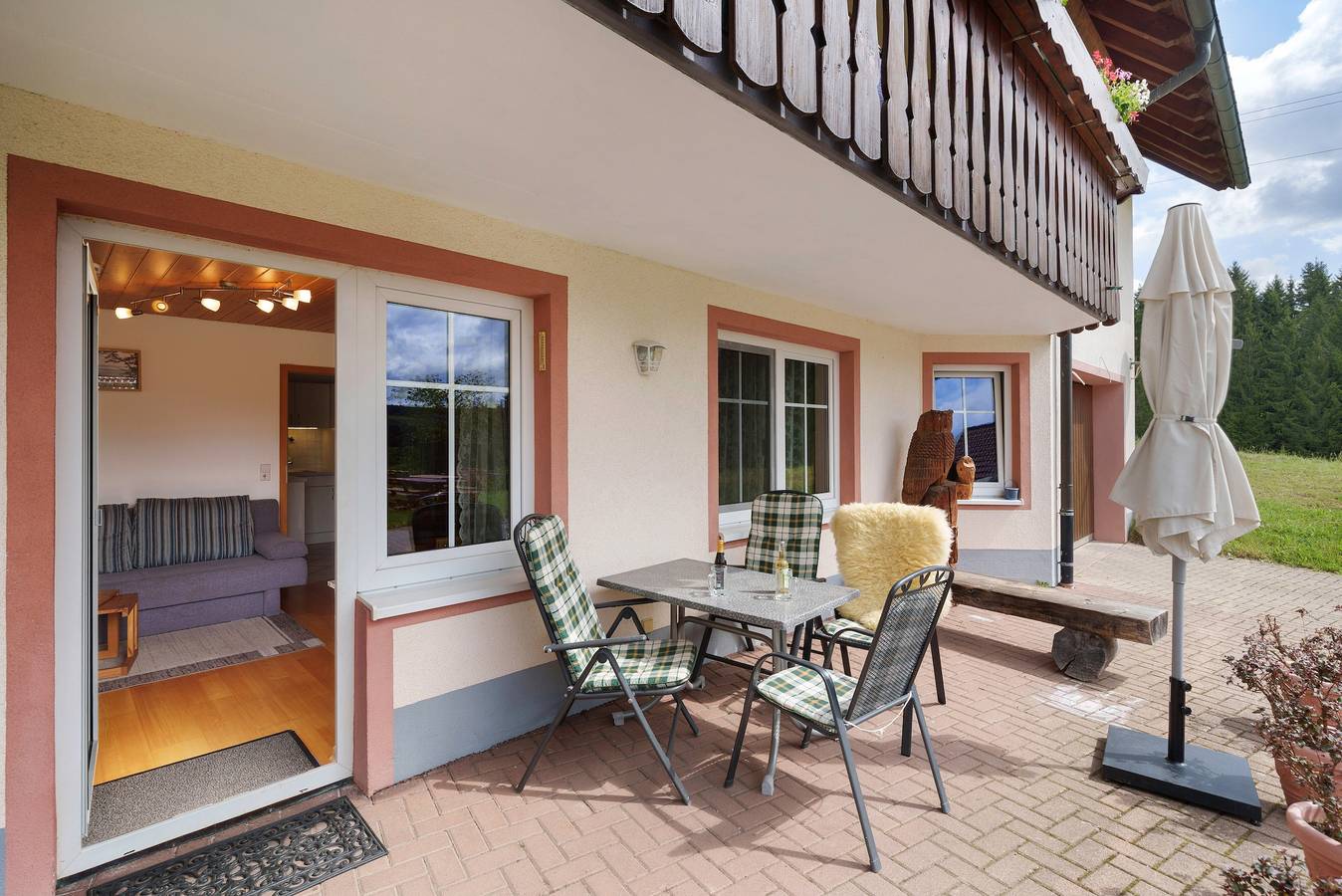 Ganze Wohnung, Ferienwohnung 'Schwalbennest' mit Privatterrasse, Gemeinschaftsgarten und Wi-Fi in St. Peter, Südschwarzwald