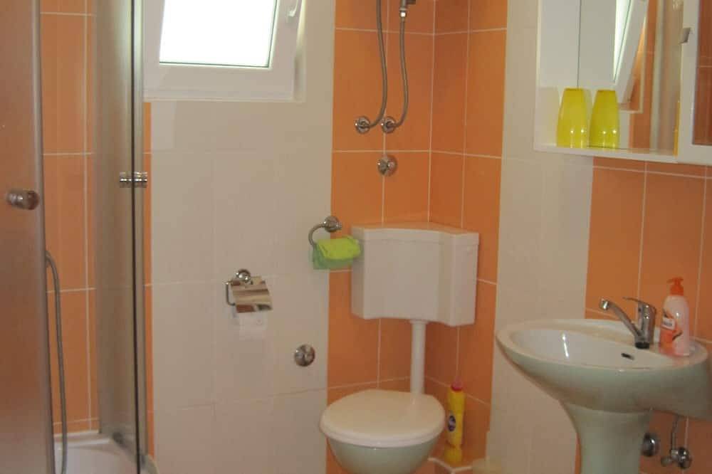 Ganze Wohnung, 3-Zimmer-Ferienwohnung am Strand Maslinica, Solta in Maslinica, Solta