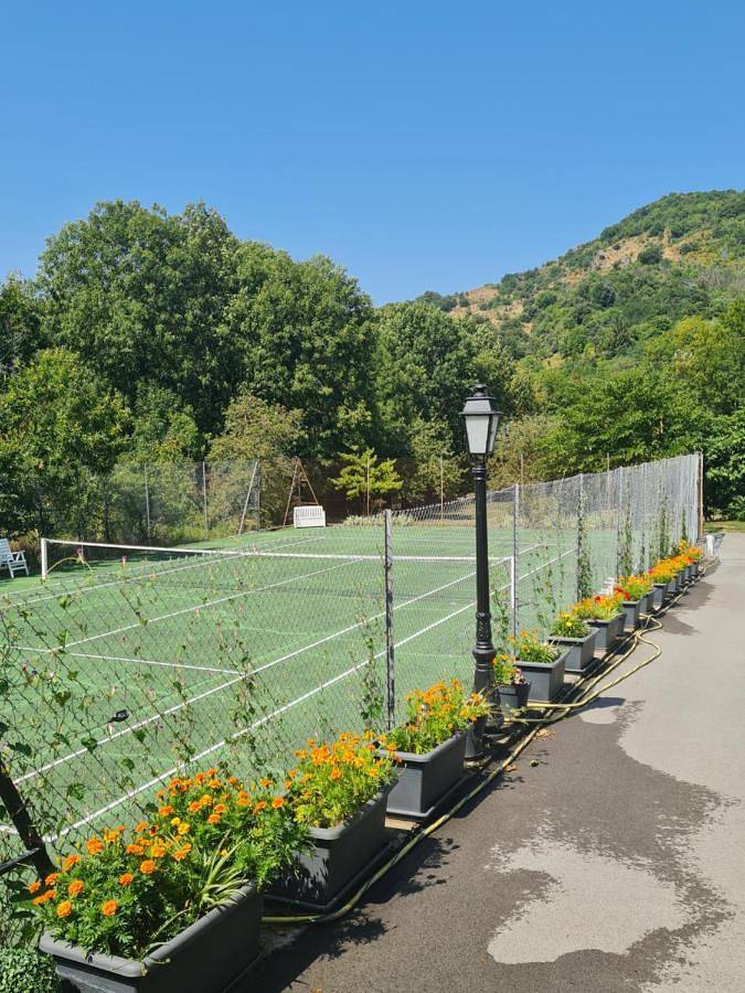 Location de vacances pour 13 personnes, avec jardin ainsi que piscine et vue, adapté aux familles à Saint-Pierre-de-Colombier - 4
