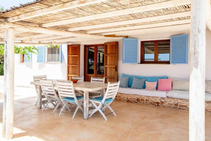 Villa pour 6 personnes, avec jacuzzi ainsi que jardin et piscine dans Formentera - 2