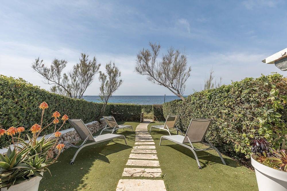 Holiday Home 'Binimares' with Sea View, Private Terrace and Wi-Fi in Torret de Baix, Sant Lluís