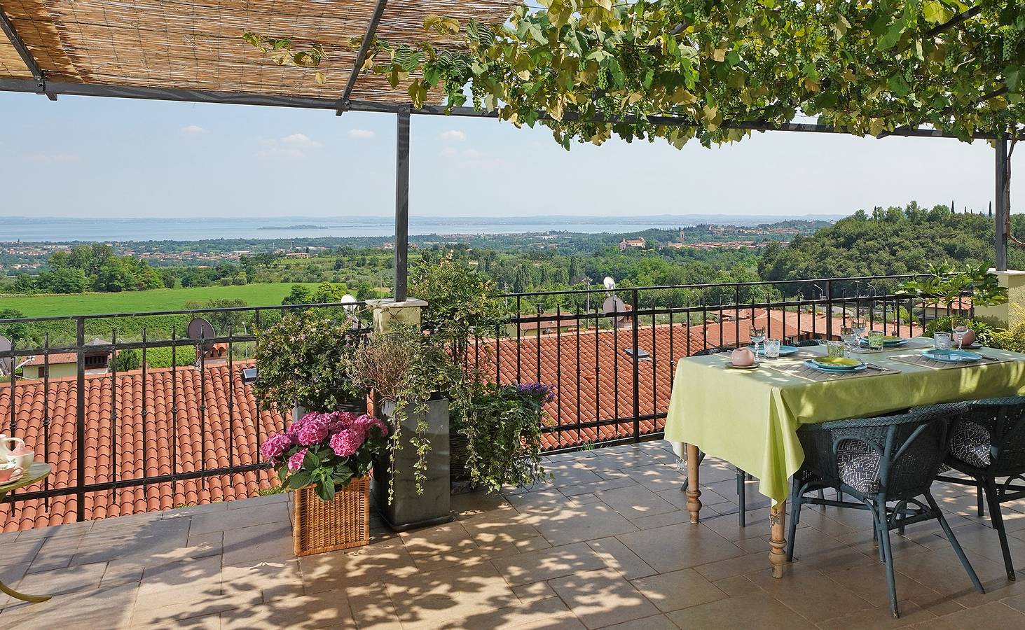 Ganze Wohnung, Terrazze sul Garda by Garda Fewo in Castello (Puegnago sul Garda), Puegnago sul Garda
