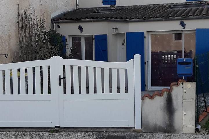 Location de vacances pour 8 personnes, avec Terrasse à Saint-Germain-de-Marencennes