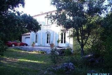 Agriturismo pour 6 personnes, avec jardin à Causse-de-la-Selle