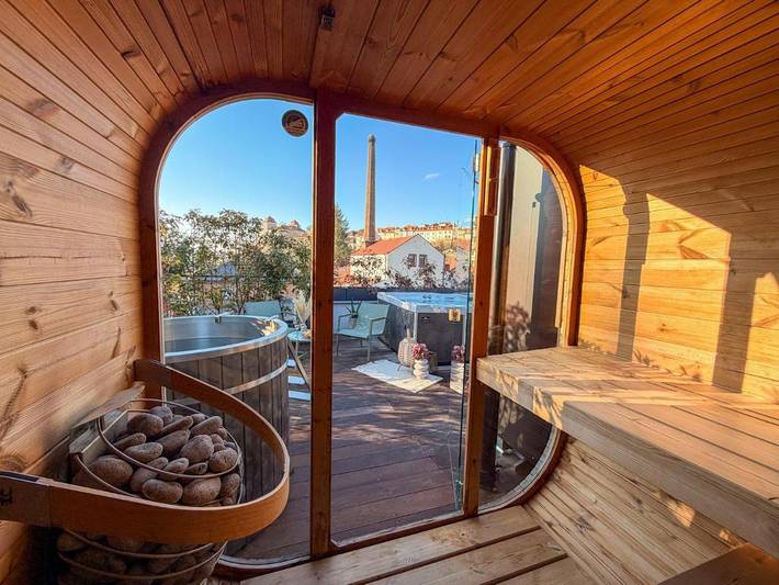 Location de vacances pour 2 personnes, avec Jacuzzi et Terrasse ainsi que Sauna et Vue à Mladá Boleslav