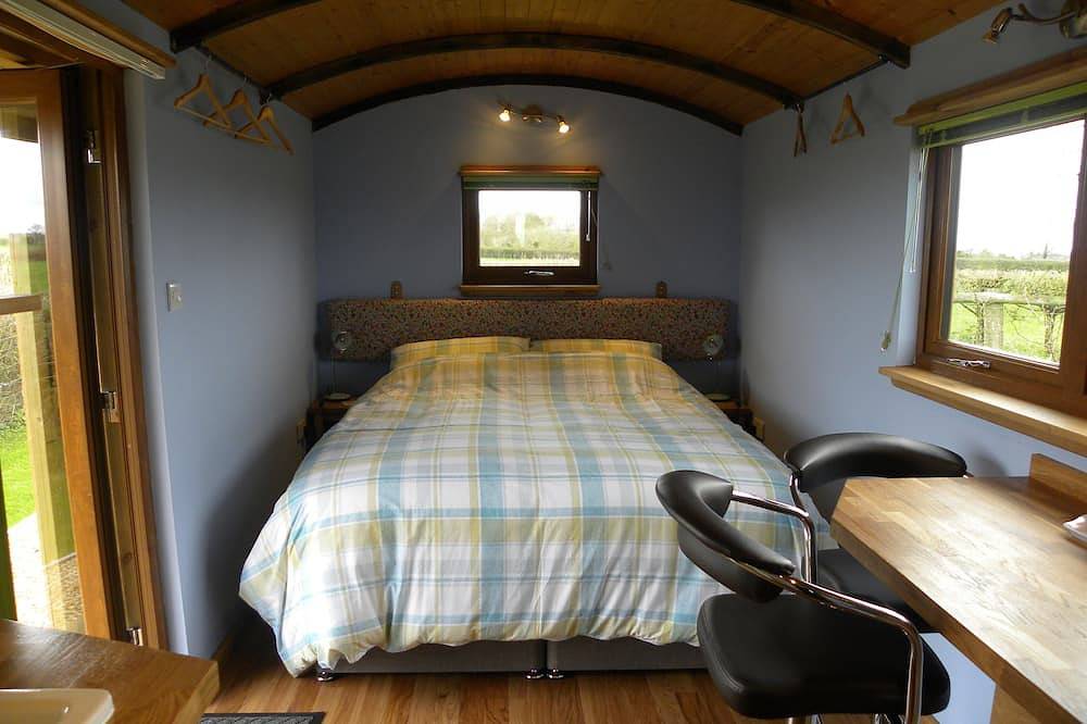 Shepherd's Hut Glamping in Gloucestershire
