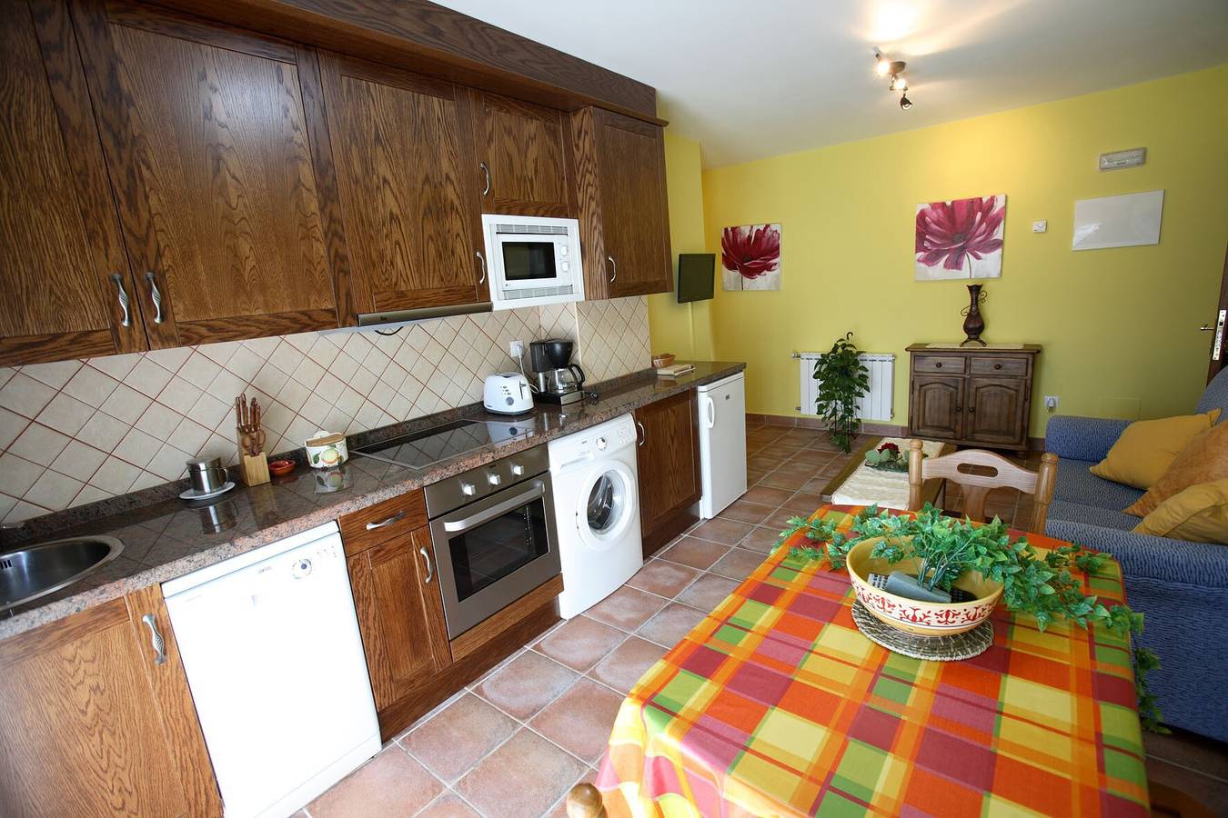 Apartamento entero, Apartamento 'Número 2' con vistas a la montaña y Wi-Fi in Cangas de Onís, Provincia de Asturias