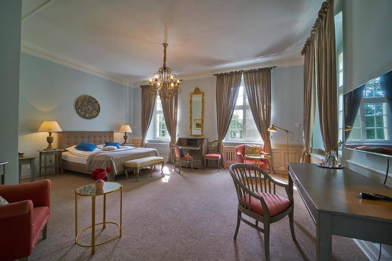 Pałac Łomnica Karkonosze - Schloss Lomnitz Riesengebirge in Łomnica, Sudety (Polska)