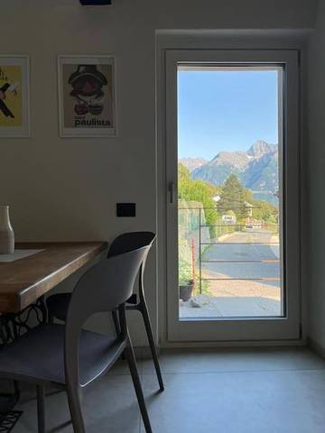 Gîte pour 2 personnes, avec terrasse et vue dans Roisan
