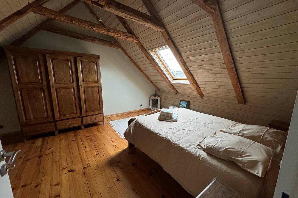 L'Oustal du Bourg is in the center of Laguiole, ideal for a stay in the Aubrac region. in Laguiole (Aveyron), Macizo Central