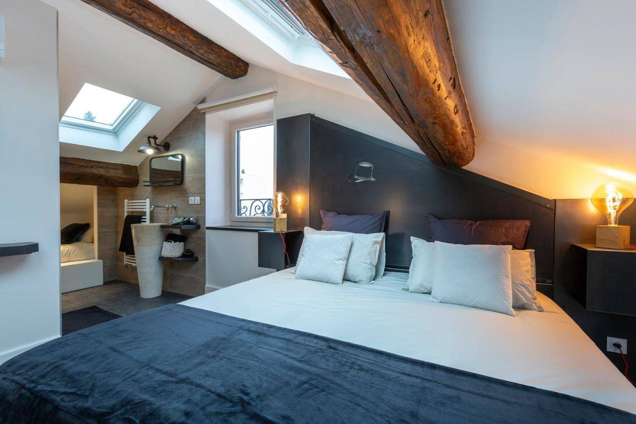 Comfort Triple Room with Shower in Aubière, Parc naturel régional des Volcans d'Auvergne