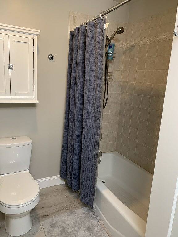 Vacation rental for 9 people, with terrace and hot tub in Clearlake