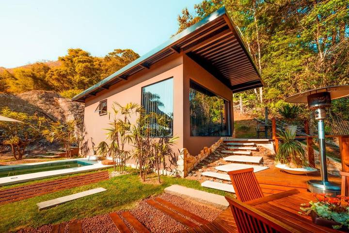 Casas e apartamentos de temporada para 2 pessoas, com jardim e vista e ainda piscina em Petrópolis