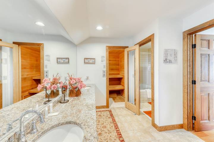 Ferienhaus für 7 Personen, mit Pool und Sauna sowie Whirlpool und Balkon, mit Haustier - 1