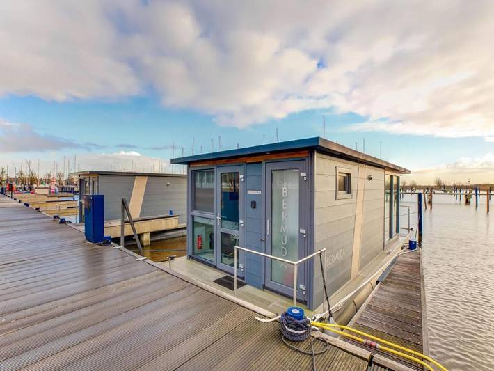 Boot voor 4 personen, with Balkon and Terras as well as Zwembad and Uitzicht op het meer in Edam-Volendam