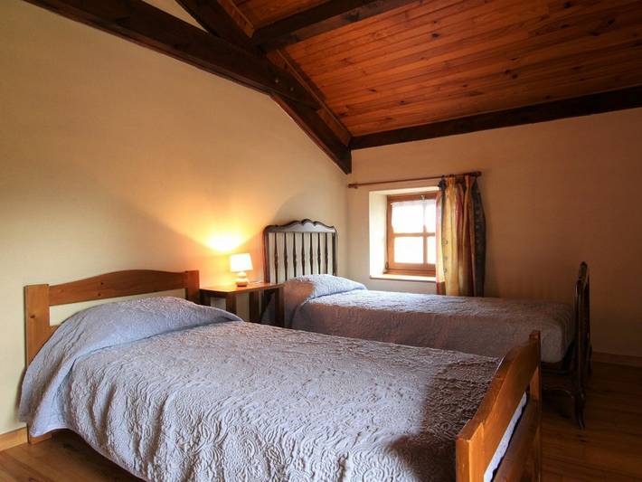 Charmante maison en pierres avec terrasse, proche cité médiévale, nature et lac in Céaux-d'Allègre, Parc Naturel Régional Livradois-Forez
