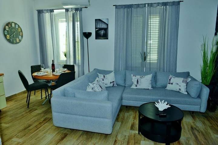 Ferienwohnung für 4 Personen, mit Balkon/Terrasse, mit Haustier in Rijeka