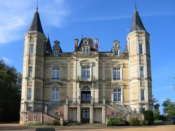 Chambre d’hôte pour 3 personnes, avec jardin ainsi que jacuzzi et terrasse à Andrezé