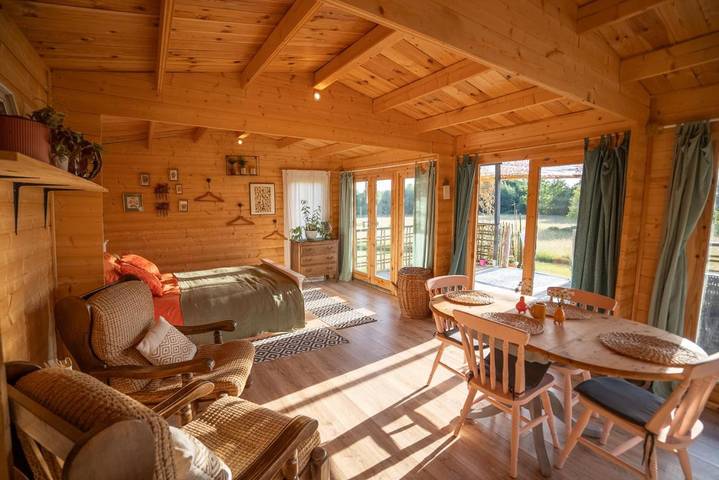 Gîte pour 2 personnes, avec vue et jardin à Busserolles