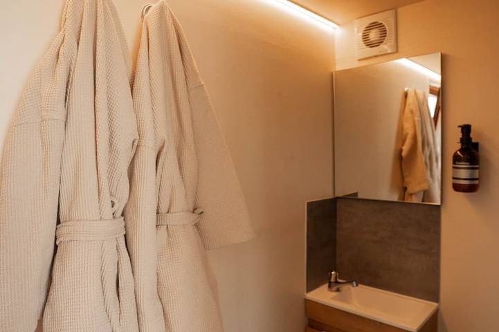Maple Cottage - Tiny House mit privatem Spa in Lustin, Profondeville