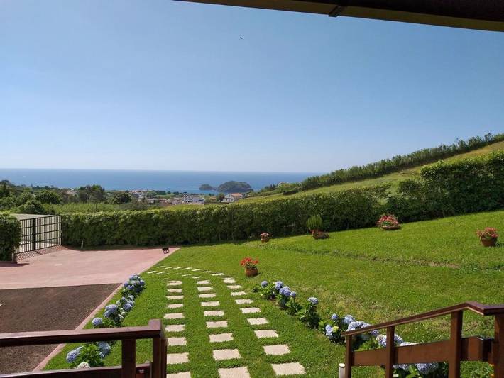 Location de vacances pour 4 personnes, avec jardin et vue, animaux acceptés dans Água de Alto - 2