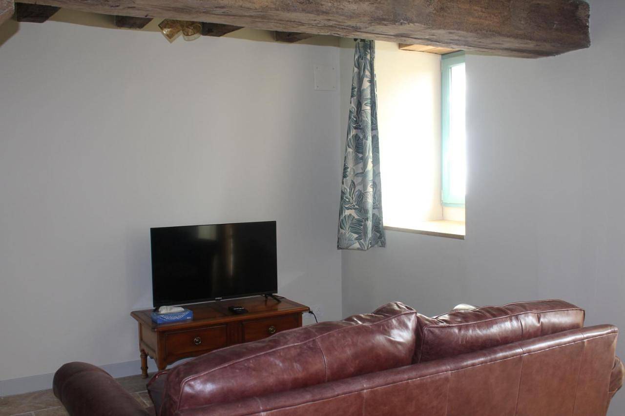 Le Cerisier at Closerie Les Roches - 2 Bed Country Cottage in Bouillé-Loretz, Vallée de la Loire