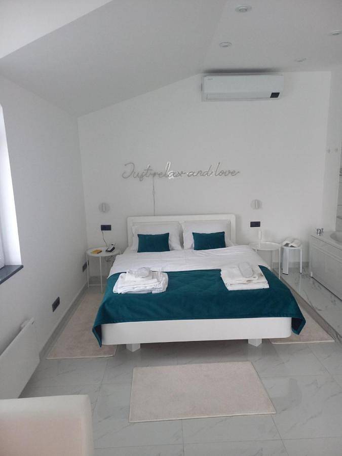 Ferienwohnung für 2 Personen, mit Balkon und Whirlpool sowie Terrasse und Sauna in Belgrad - 4