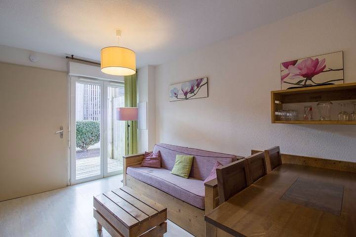 Gîte pour 4 personnes, avec terrasse et piscine, adapté aux familles à Aureilhan - 2