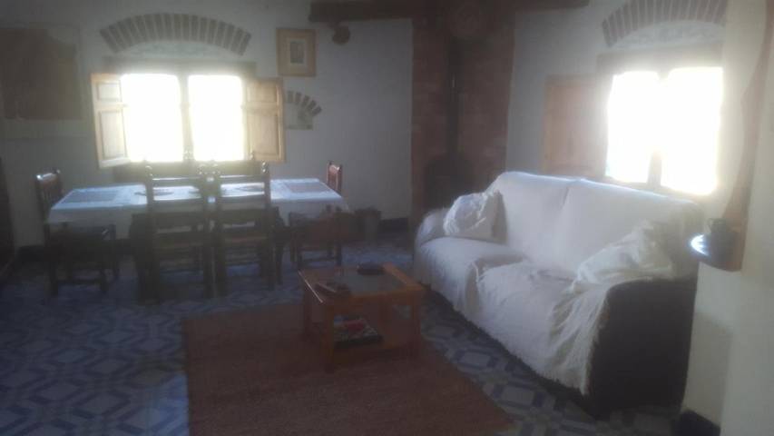 Casa de vacaciones para 8 personas, con piscina además de jardín y vistas, Se admiten mascotas en Hoya de Buñol