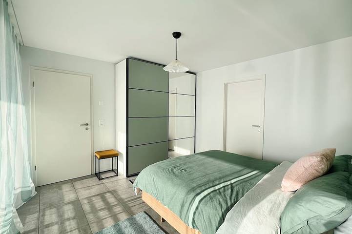 Ganze Wohnung, Soleil House - Family-friendly Apartment with Amazing Lake View in St Blaise in Voëns, Saint-Blaise (Neuenburg)
