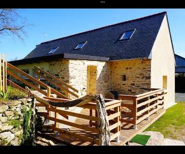 Gîte pour 4 personnes, avec terrasse et vue, animaux acceptés à Plonéour-Lanvern