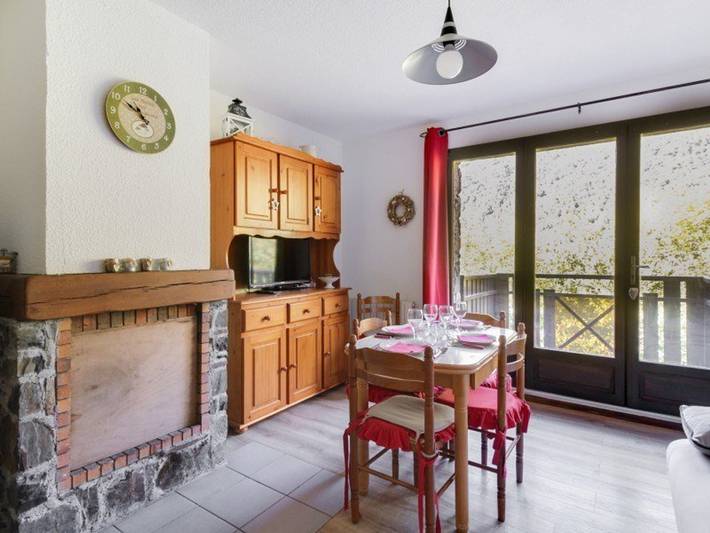 Ganze Wohnung, Duplex-T3 für 6 Pers. mit Kamin und Balkon in Esquièze-Sère in Esquièze-Sère, Nationalpark Pyrenäen