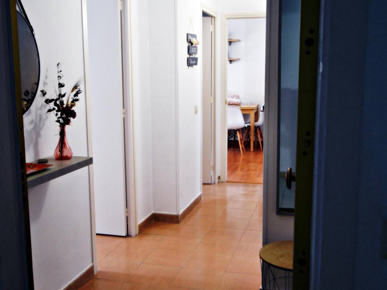 Apartamento vacacional entero, Atenea. Acogedor apartamento por familias. A 60m de la playa. Wifi gratuito. in Pineda de Mar, Costa del Maresme