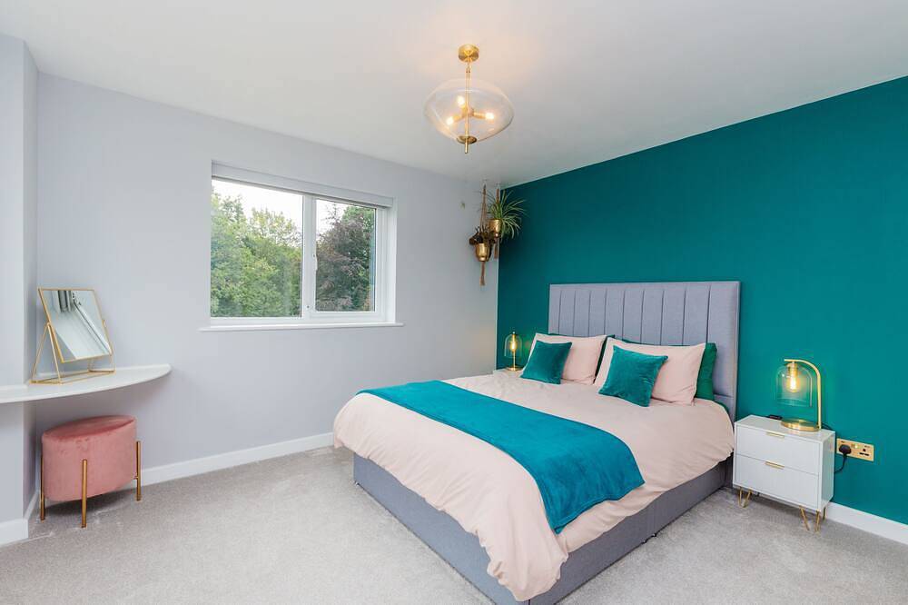 Entire apartment, Luxury Apartment with Private Pool and Hot Tub in Tiverton, Devon