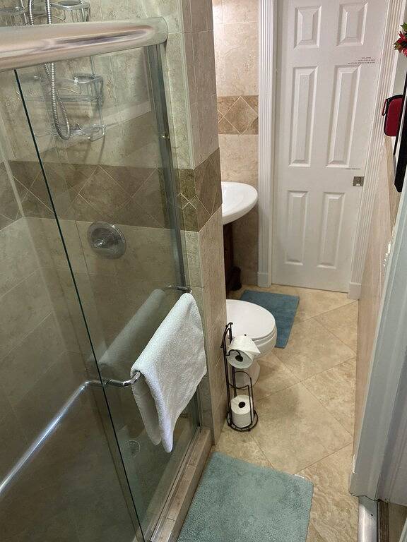 Das Beste Privatzimmer & Eingang & Pool & Teich, Sie sollten beeindruckt sein! in Oakland Park, Broward County