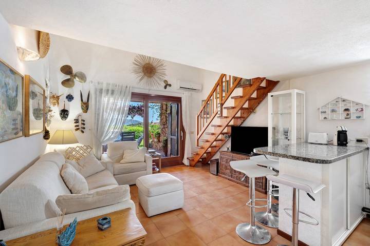 Holiday Home 'Villetta Cala Paradiso' with Sea View, Shared Terrace and Air Conditioning in Salina Bamba, San Teodoro