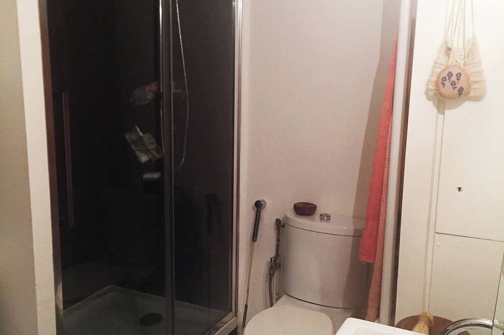 Appartement entier, Appartement de 2 chambres avec vue sur jardin au cœur de Paris in Paris 13e Arrondissement, Paris