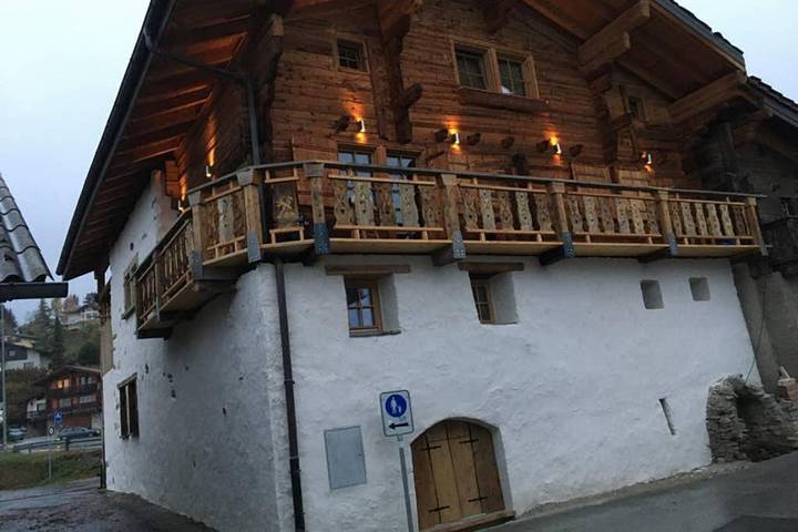 Ferienwohnung für 6 Personen, mit Balkon und Terrasse sowie Ausblick in Arbaz