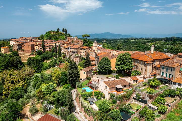 Holiday Home 'Casa Conte Martini' with Shared Pool, Wi-Fi and Air Conditioning in Palaia, Pisa provins