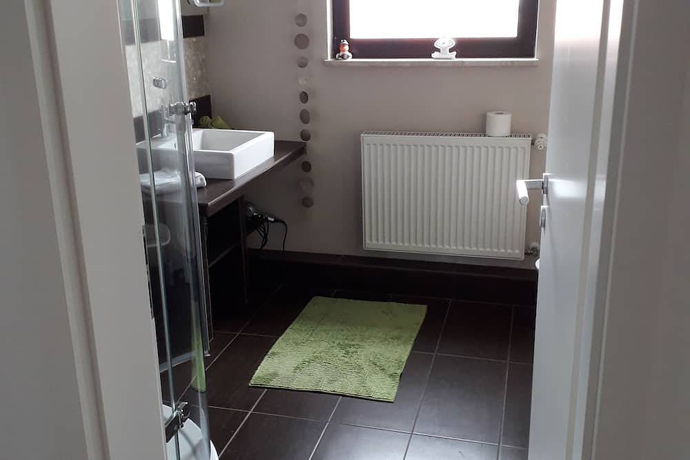 Ganze Wohnung, Gemütliche Ferienwohnung 90 qm mit Balkon und schöner  Aussicht . in Modautal, Südhessen