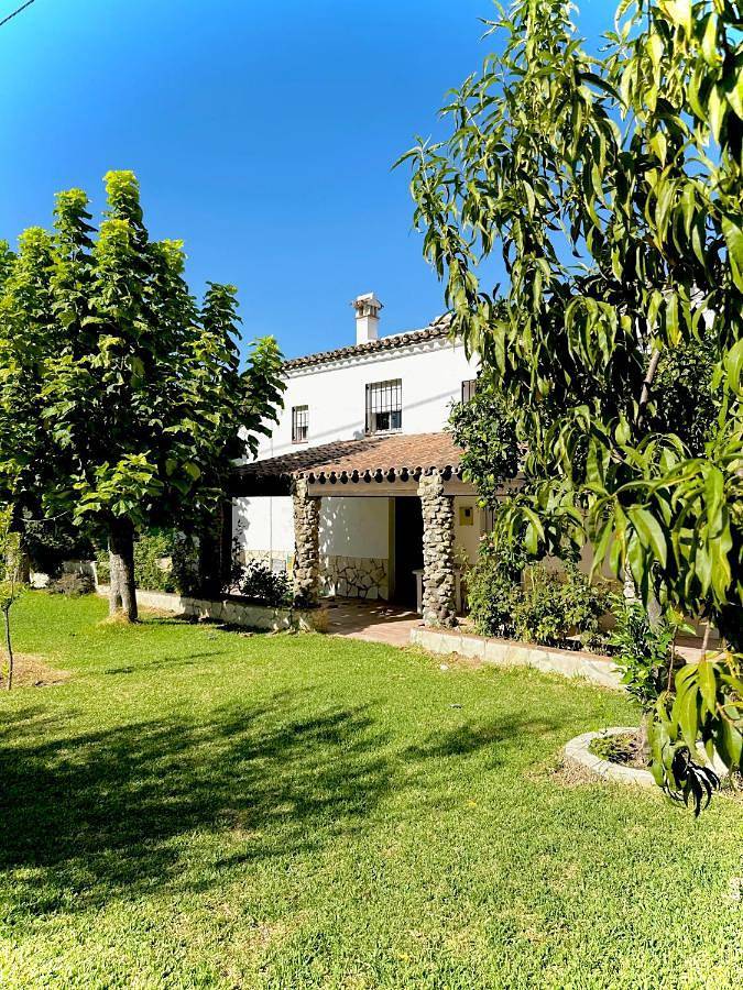 Casa rural para 8 personas, con jardín y vistas, Se admiten mascotas en Zahara de la Sierra - 2