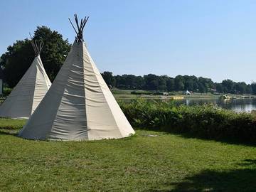Camping pour 4 Personnes dans Bessais-le-Fromental, Cher, Photo 4