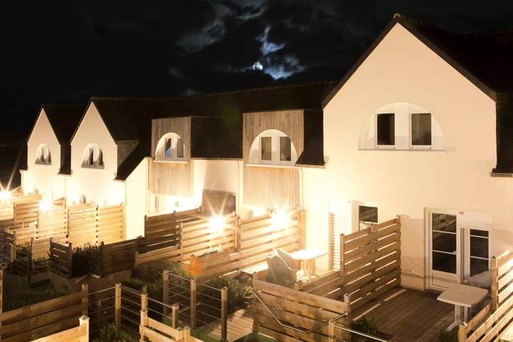 Gîte pour 2 personnes, avec terrasse et piscine à Larmor-Baden - 3