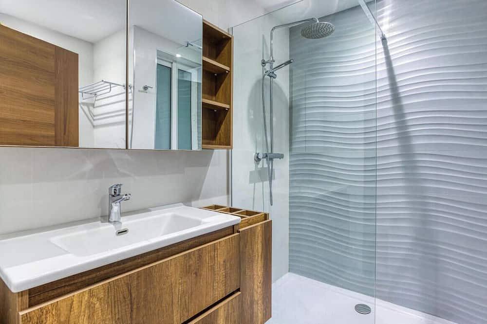 Apartamento inteiro, A fully equipped Apt with private balcony & Pool in San Giljan, Ilha de Malta