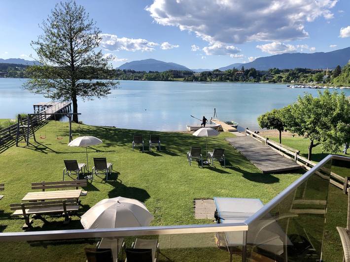 Ferienwohnung für 4 Personen, mit Balkon und Terrasse sowie Garten und Seeblick in Villach