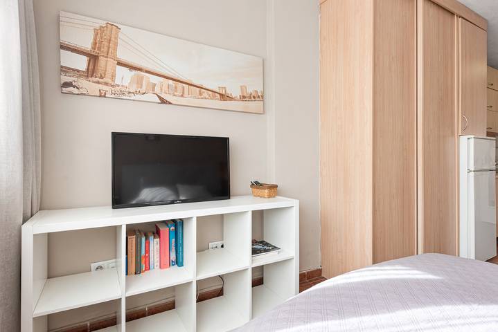 Entire studio, Charming Studio Apartment in Málaga close to the Beach with Wi-Fi in Málaga (Este), Malaga