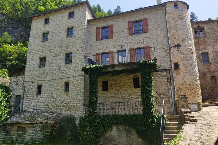 Gîte pour 10 personnes, avec jardin et terrasse à Sainte-Enimie